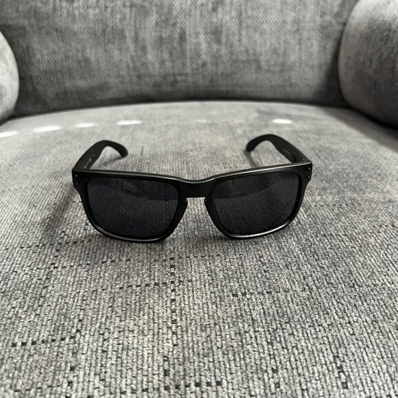 Oakley Holbrook Sunglasses 009102 Black Lenses-Black Matte Frame - Picture 8 of 14
